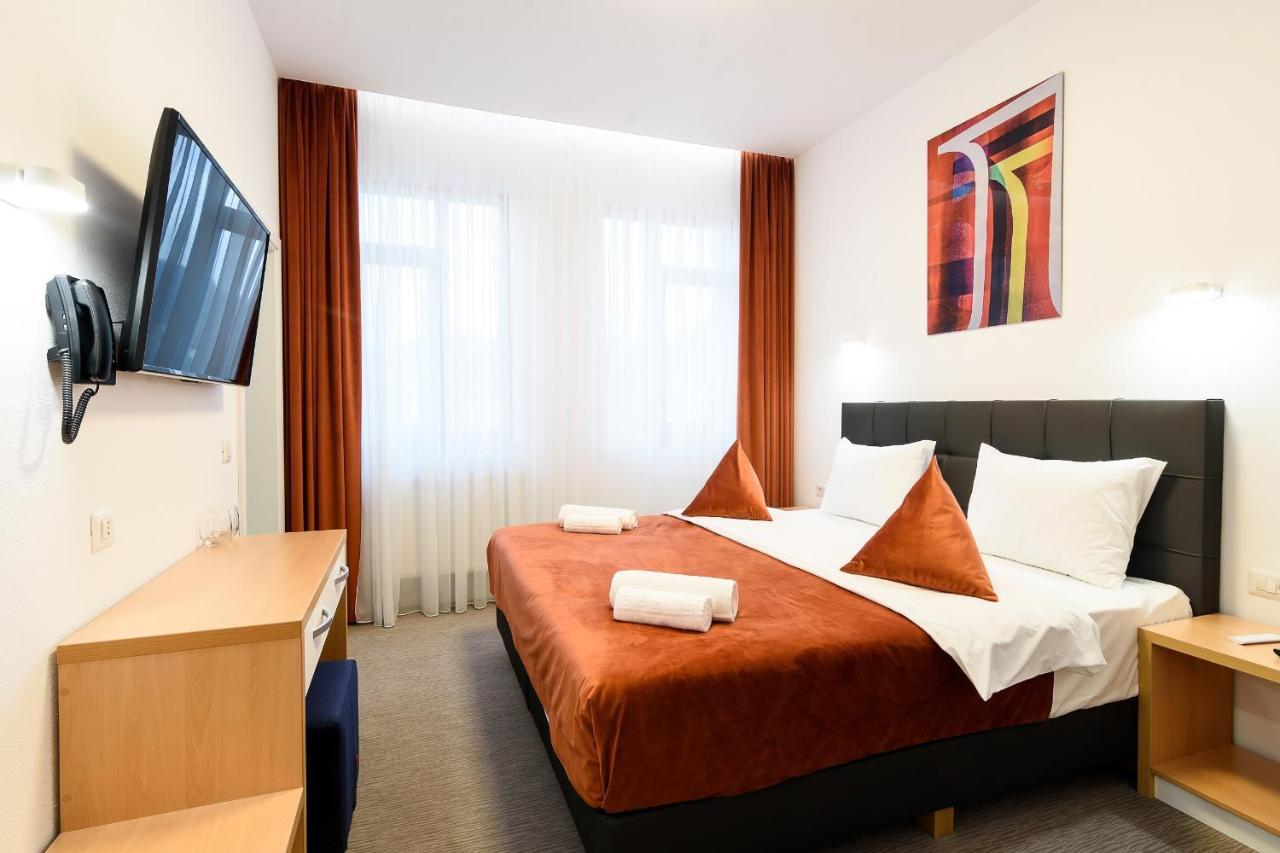 Hotel Urban Бая-Маре Экстерьер фото
