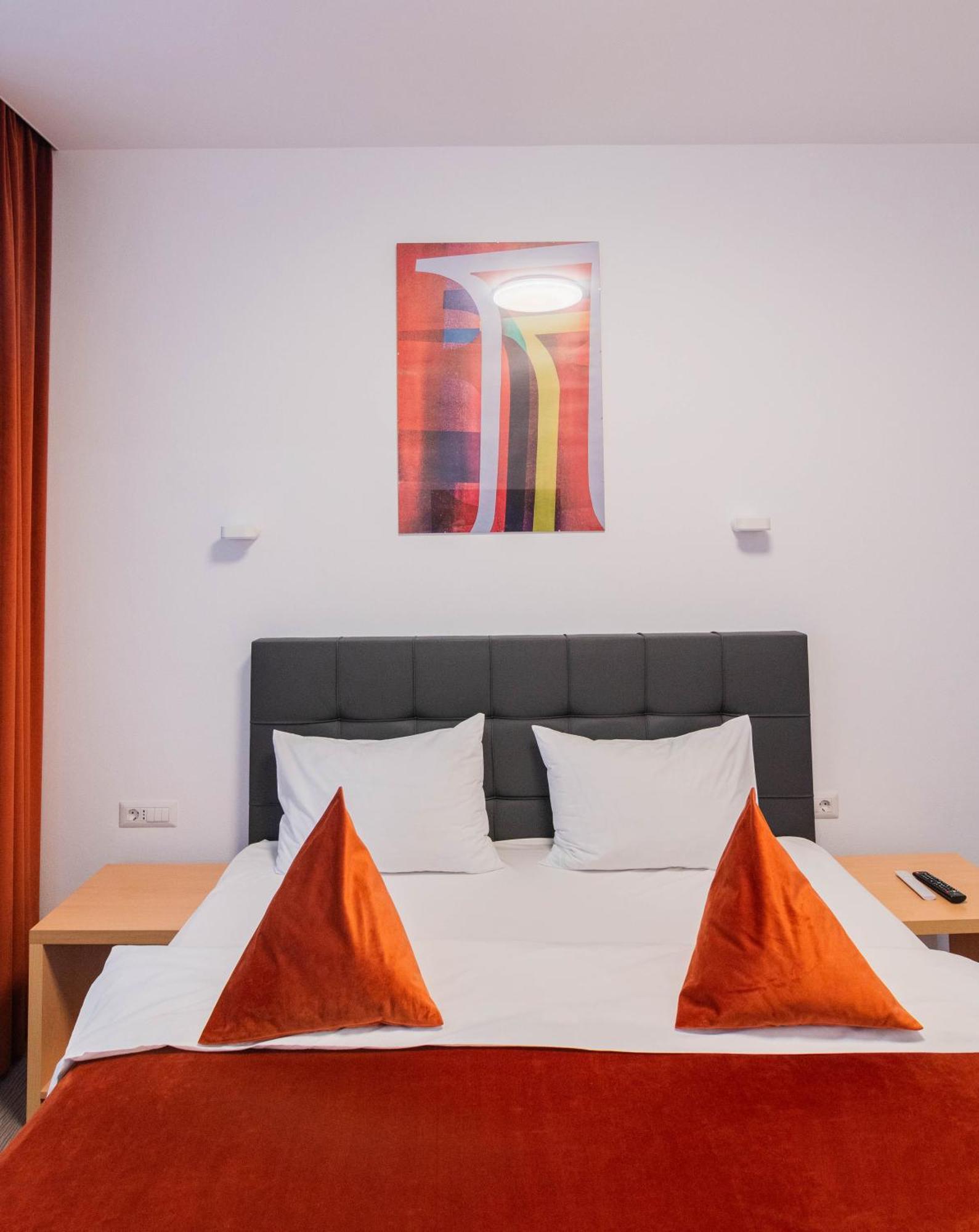 Hotel Urban Бая-Маре Экстерьер фото