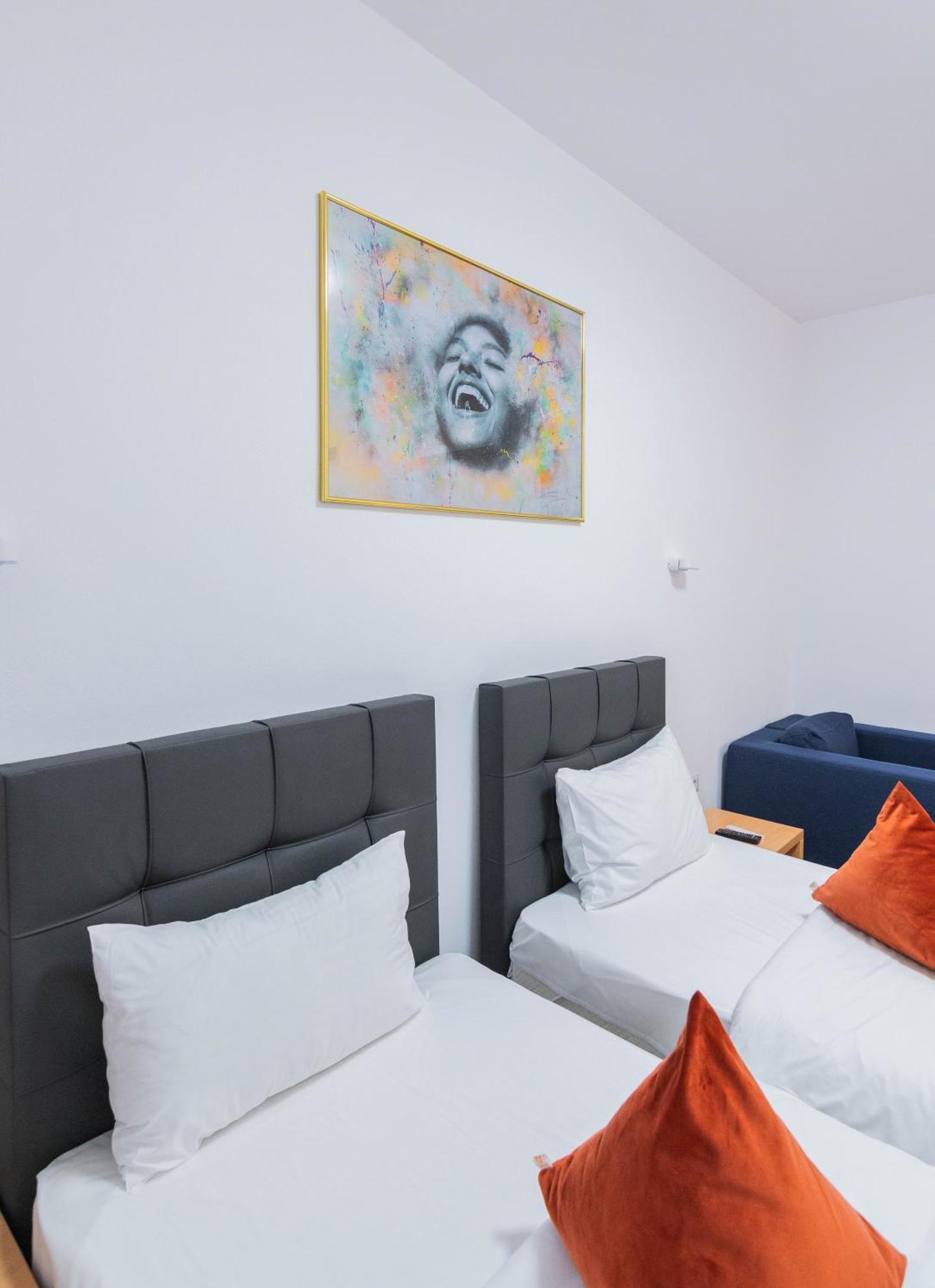 Hotel Urban Бая-Маре Экстерьер фото