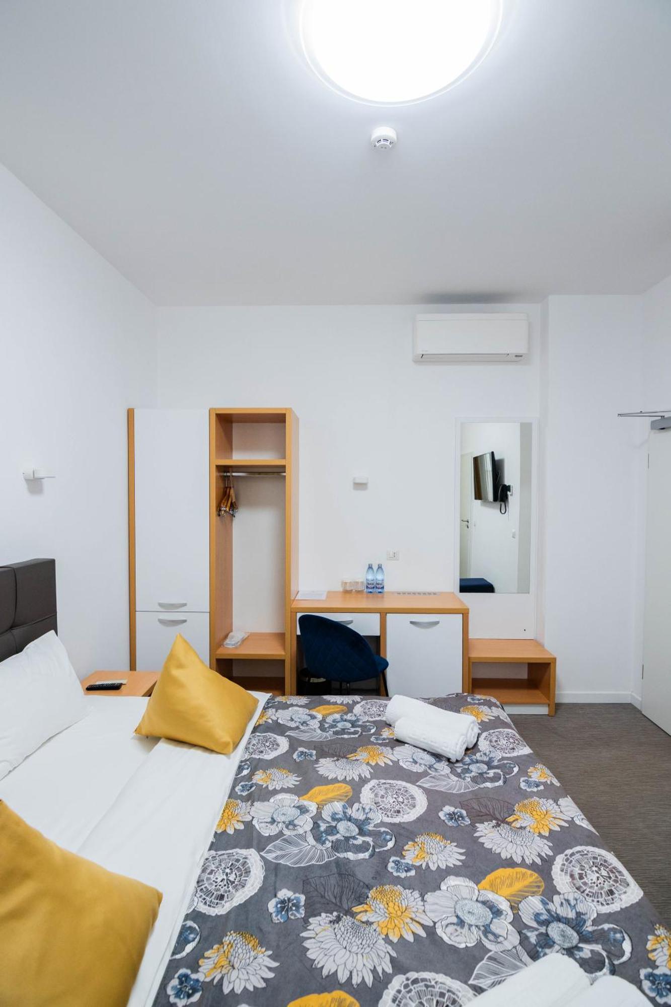Hotel Urban Бая-Маре Экстерьер фото