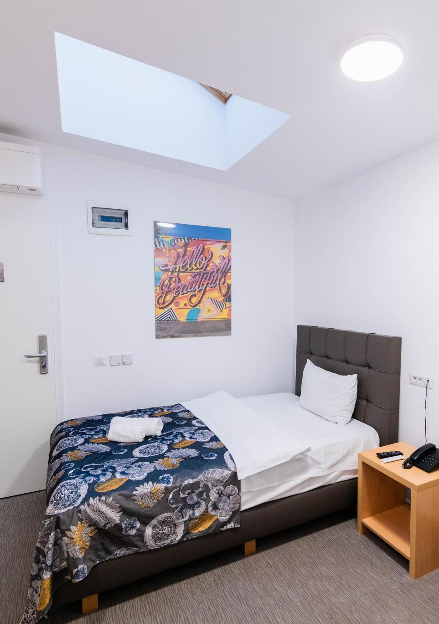 Hotel Urban Бая-Маре Экстерьер фото