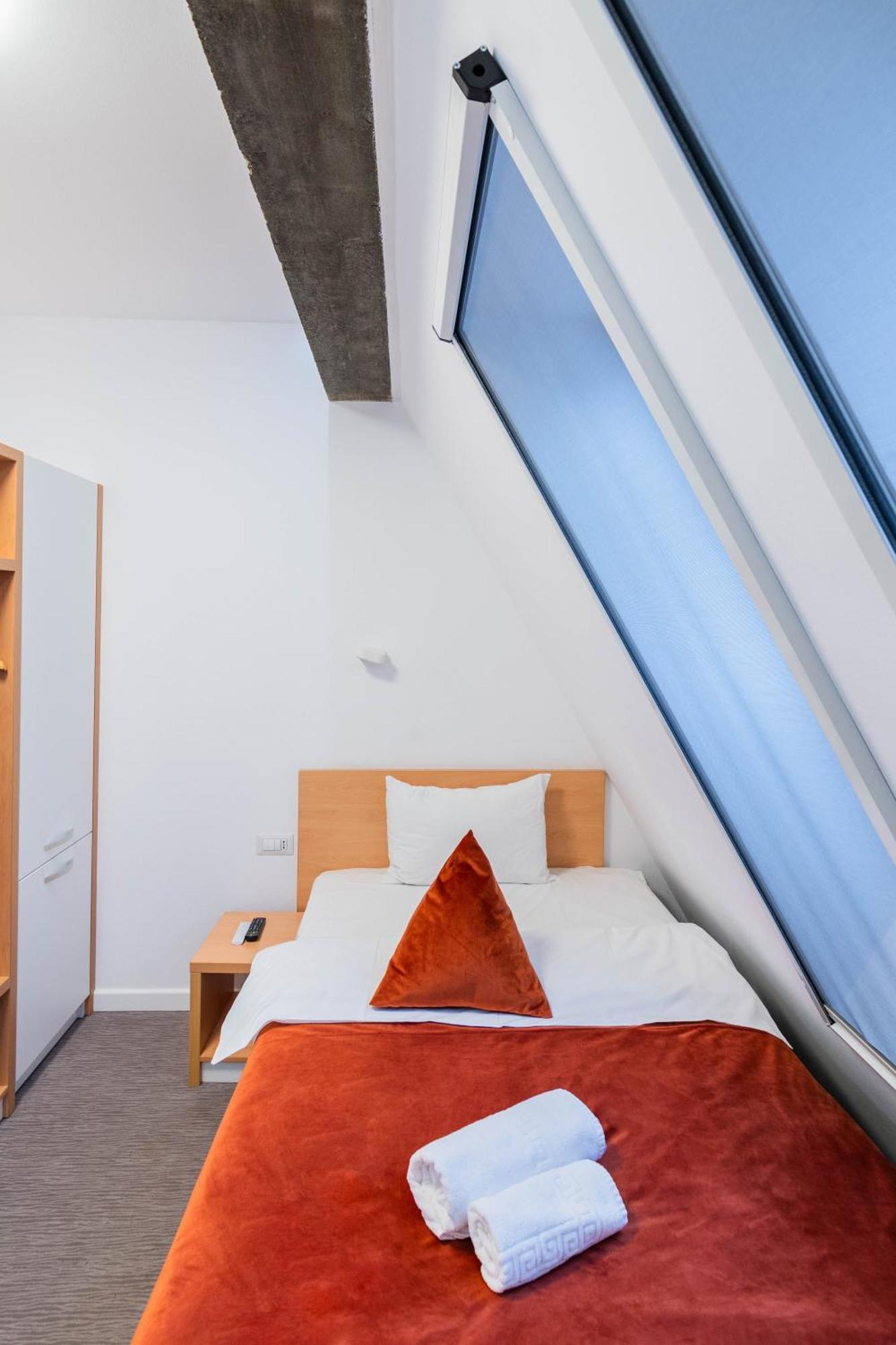 Hotel Urban Бая-Маре Экстерьер фото